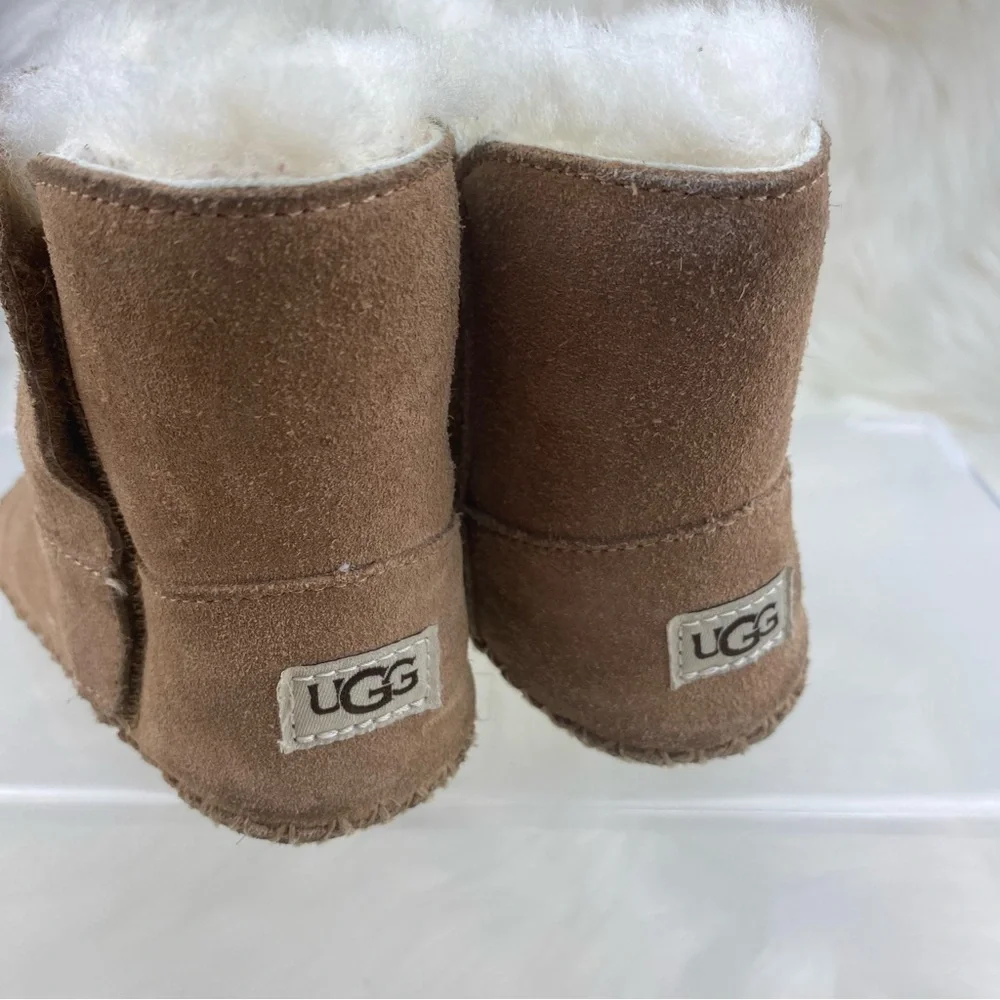 UGG CADEN  SUEDE CHESTNUT BOOTS SIZE 04/05